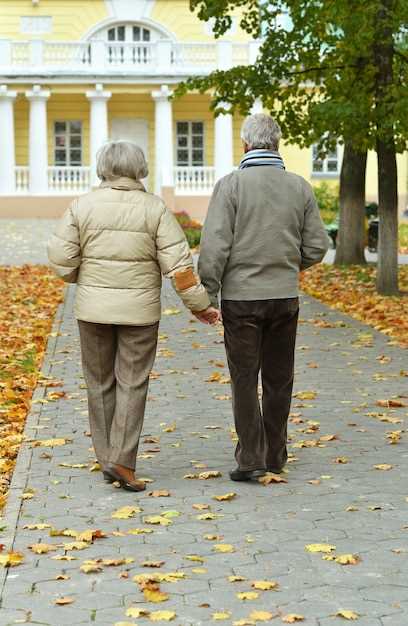 Как скорость ходьбы может указывать на наличие депрессии у пожилых людей?