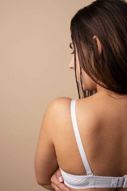 Причины появления жировиков на спине